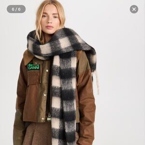 Hat Attack Elle Plaid Scarf